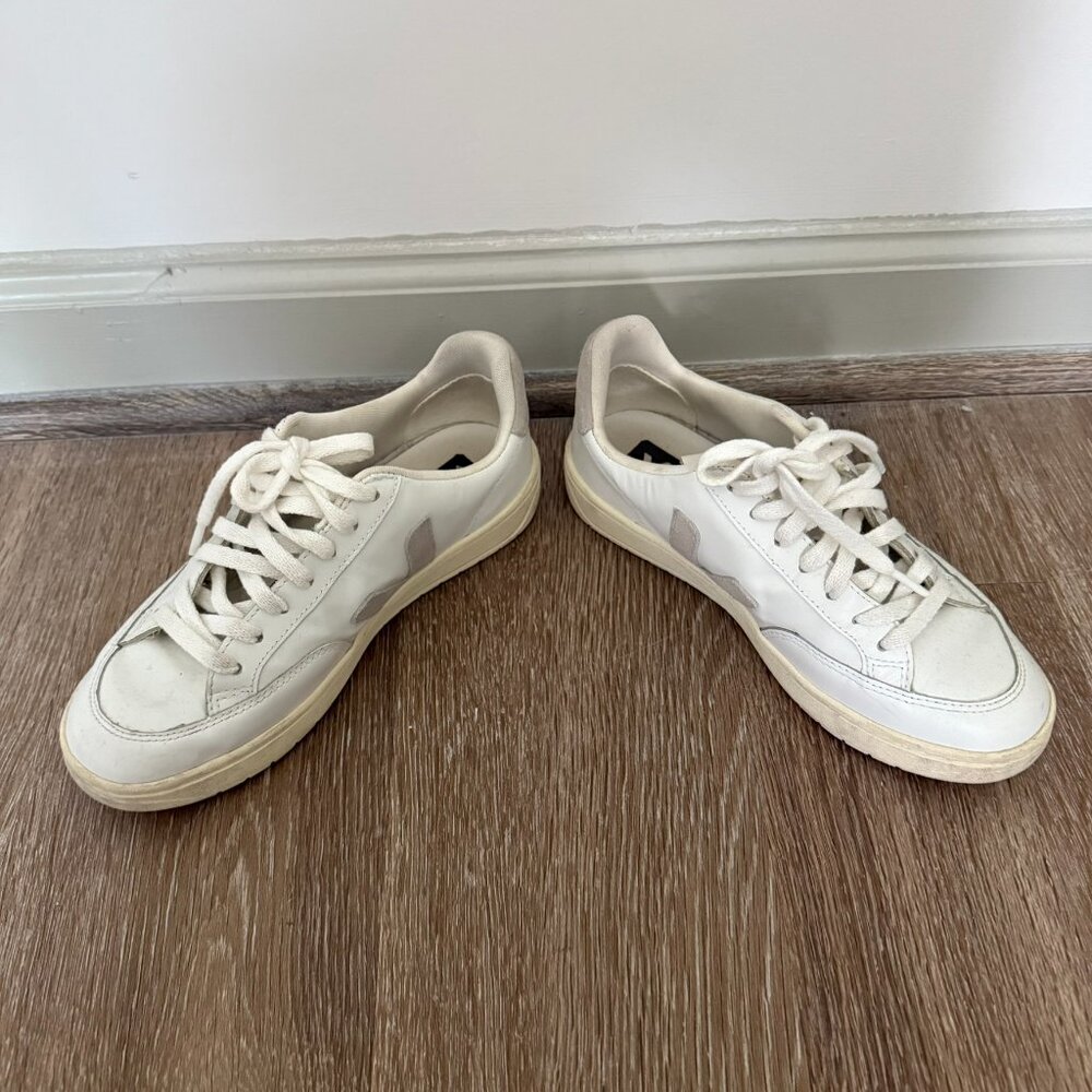 🟡 Veja V-12 Leather Sneaker - Picture 4 of 7